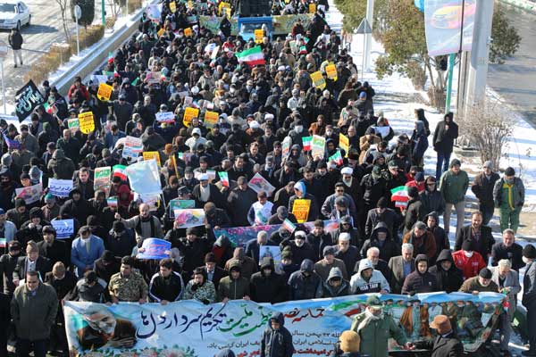 راهپیمایی باشكوه ۲۲ بهمن در شهر اندیشه برگزار شد